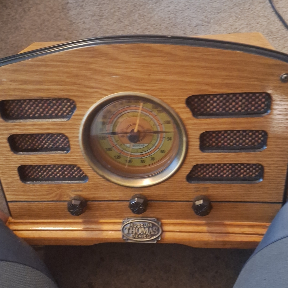 Vintage Style Wooden Radio